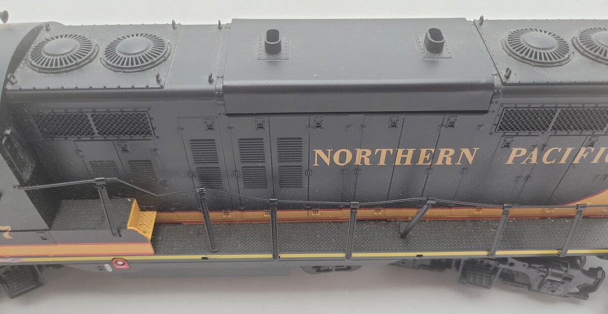 Lionel 6-34738 Northern Pacific Legacy GP9 Diesel Locomotive #317 VG/Box