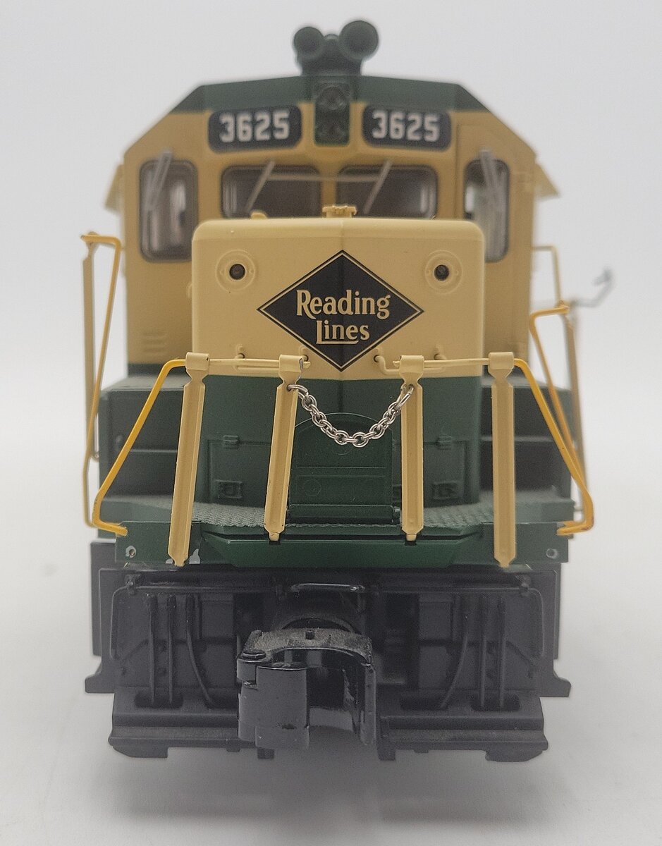 Lionel 6-38972 Reading Legacy GP35 Diesel Locomotive #3625/Box