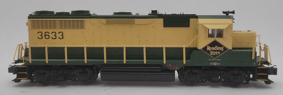 Lionel 6-38974 O Gauge Reading Non-Powered GP35 Diesel Locomotive #3633 EX/Box