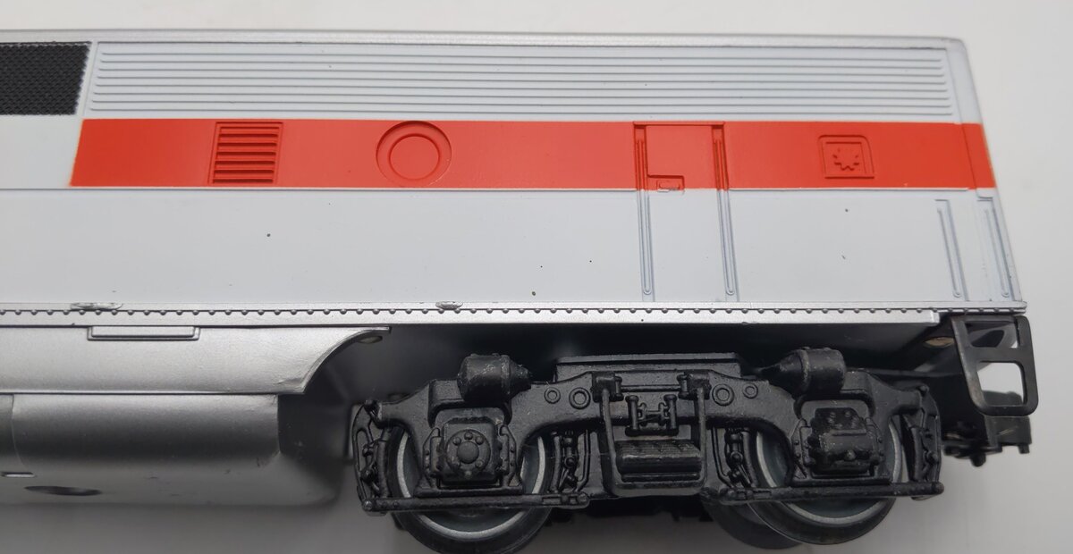 Lionel 6-8864 O Gauge New Haven F3 Non-Powered B-Unit Diesel Engine EX