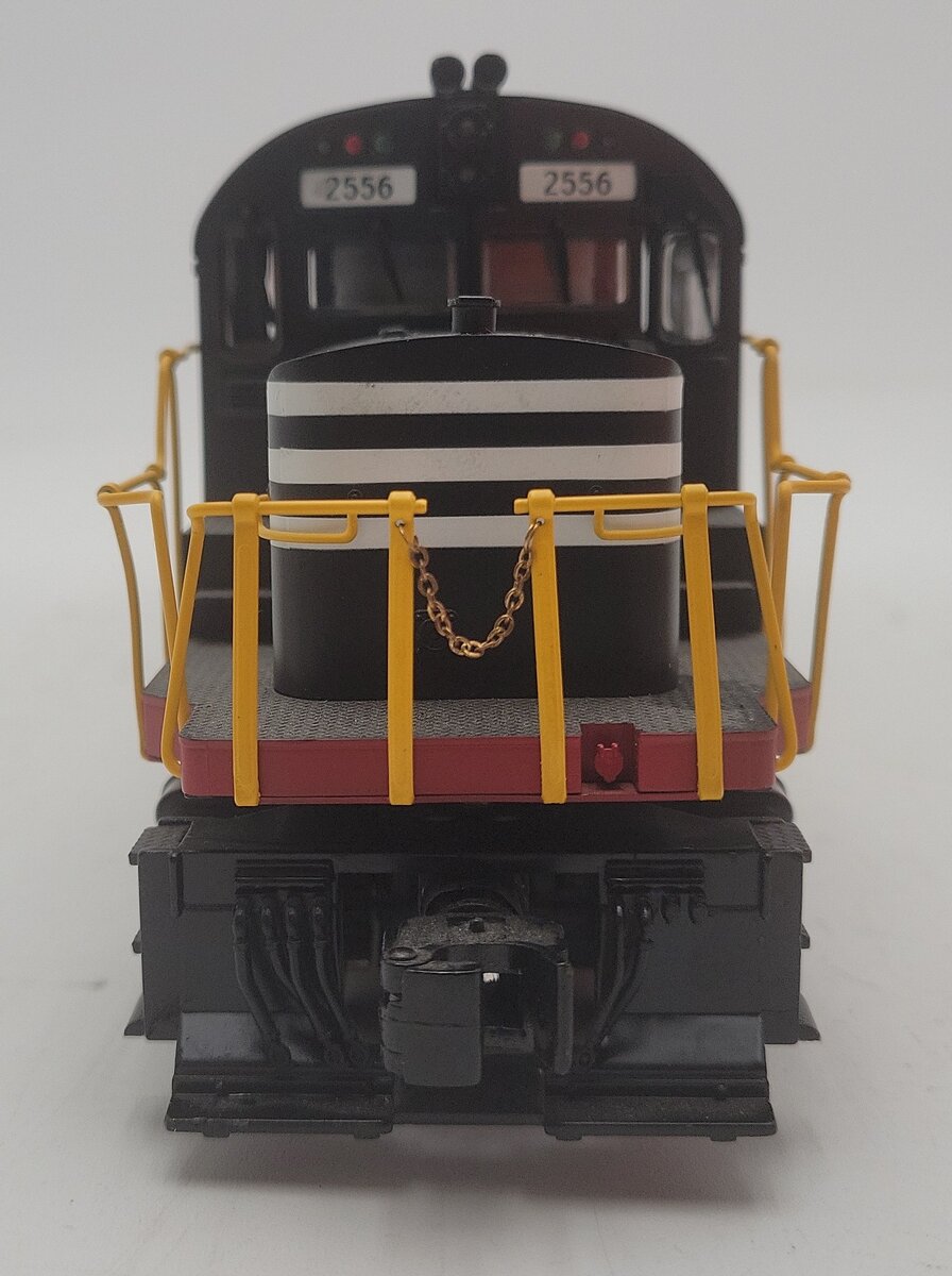 Lionel 6-28507 O Gauge New Haven C-420 Command Diesel Locomotive #2556 EX/Box