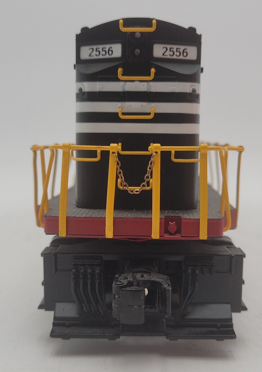 Lionel 6-28507 O Gauge New Haven C-420 Command Diesel Locomotive #2556 EX/Box
