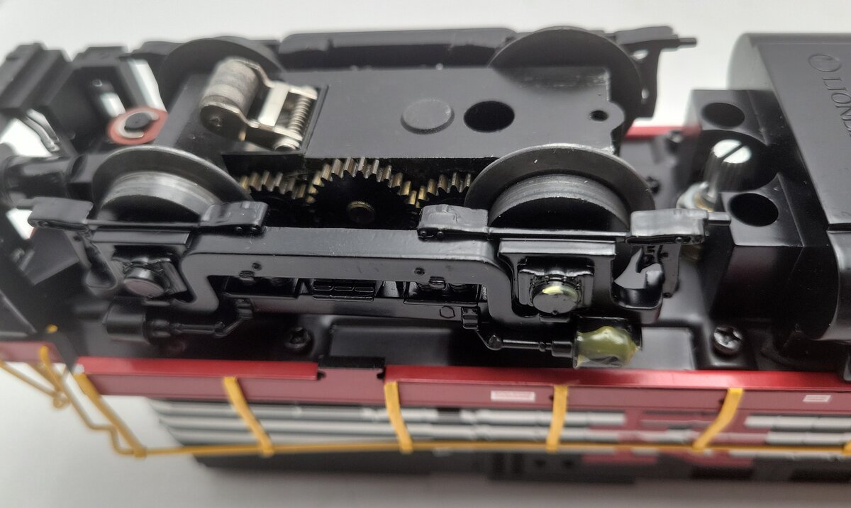 Lionel 6-28507 O Gauge New Haven C-420 Command Diesel Locomotive #2556 EX/Box