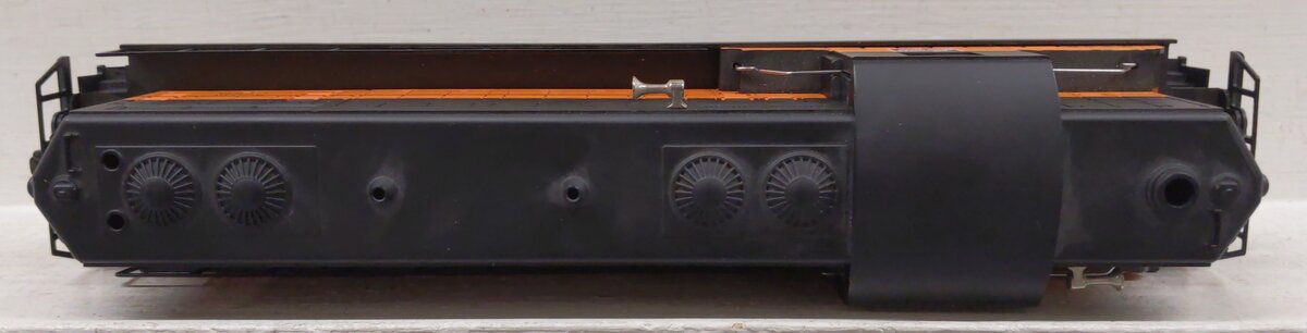Lionel 6-38305 Conventional Classics Milwaukee GP-7 Diesel Locomotive #2338 EX/Box