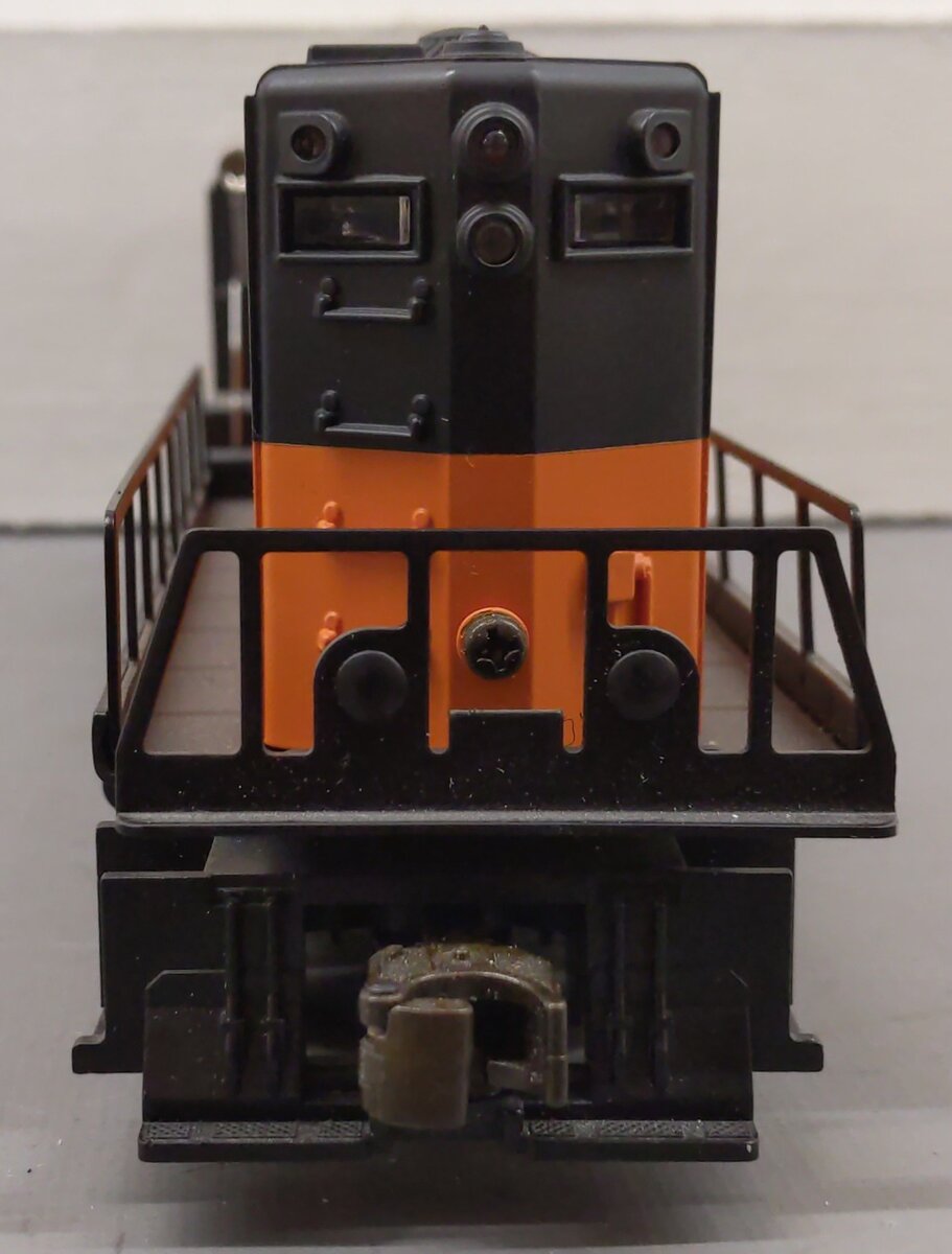 Lionel 6-38305 Conventional Classics Milwaukee GP-7 Diesel Locomotive #2338 EX/Box