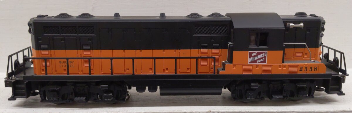 Lionel 6-38305 Conventional Classics Milwaukee GP-7 Diesel Locomotive #2338 EX/Box