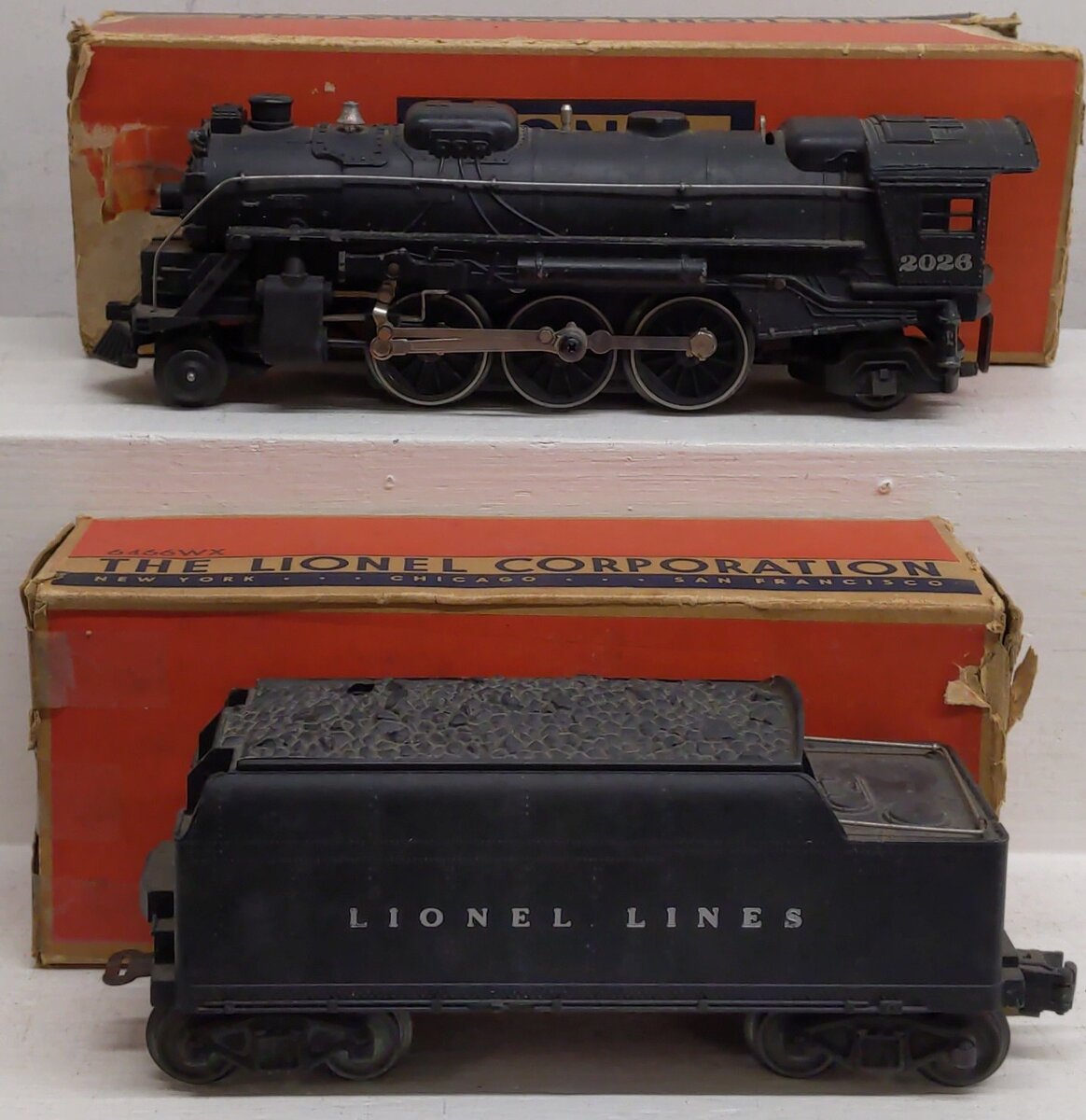 Lionel 2026 Vintage O 2-6-4 Die-Cast Steam Locomotive With 2466WX Tender VG/Box
