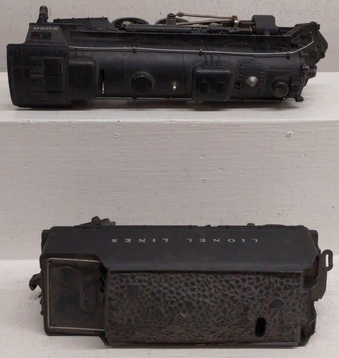 Lionel 2026 Vintage O 2-6-4 Die-Cast Steam Locomotive With 2466WX Tender VG/Box