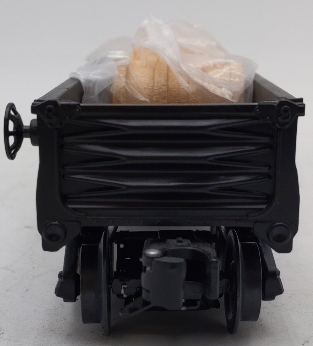 Lionel 6-6462 New York Central Black Long Gondola w/Wood Barrels LN/Box