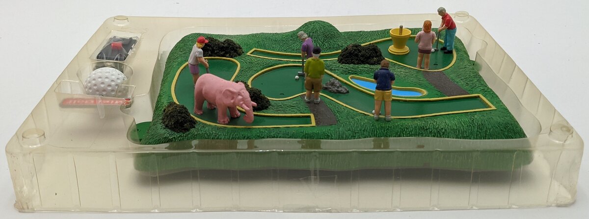 Lionel 6-14214 O Scale Lionelville Mini Golf Animated Scene LN/Box