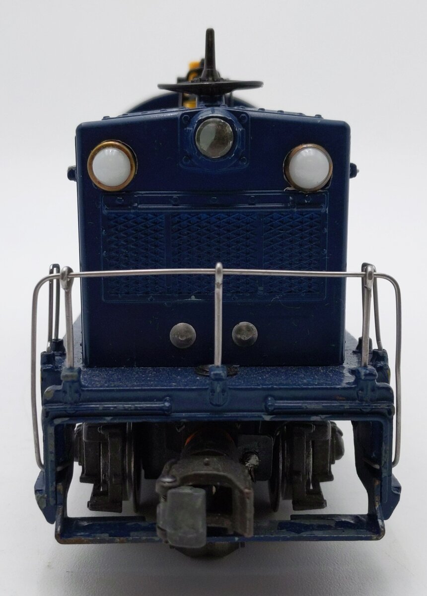 Lionel 624 Vintage O Gauge Chesapeake & Ohio NW-2 Powered Diesel Locomotive VG