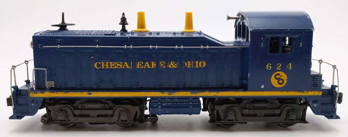 Lionel 624 Vintage O Gauge Chesapeake & Ohio NW-2 Powered Diesel Locomotive VG