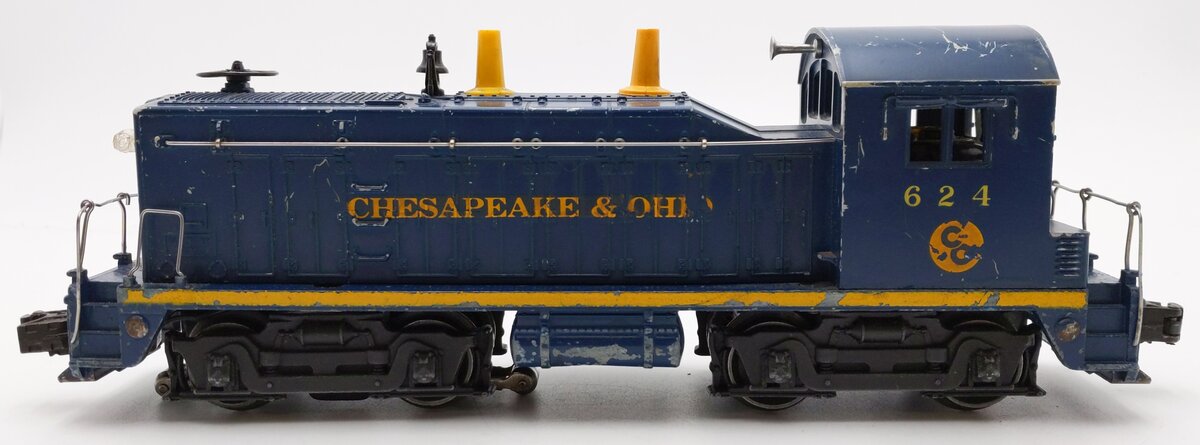 Lionel 624 Vintage O Gauge Chesapeake & Ohio NW-2 Powered Diesel Locomotive