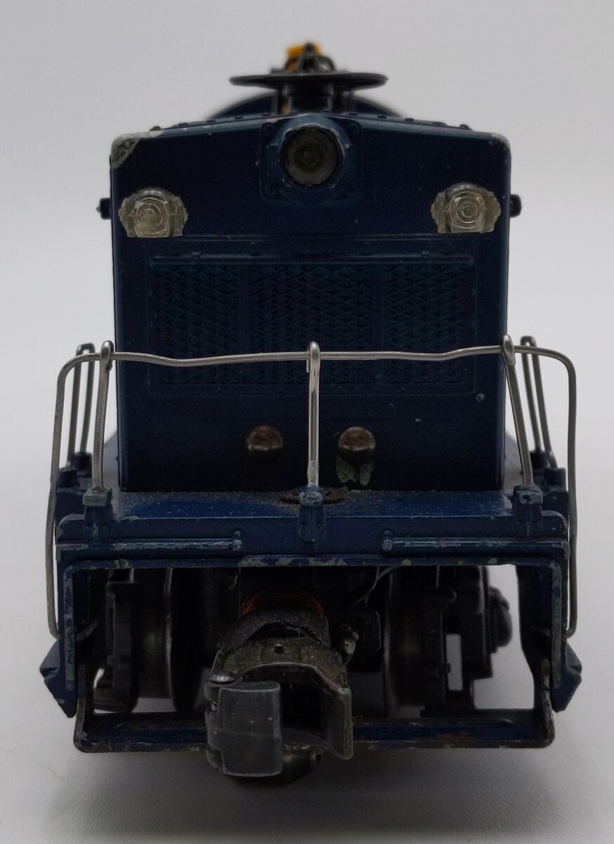 Lionel 624 Vintage O Gauge Chesapeake & Ohio NW-2 Powered Diesel Locomotive