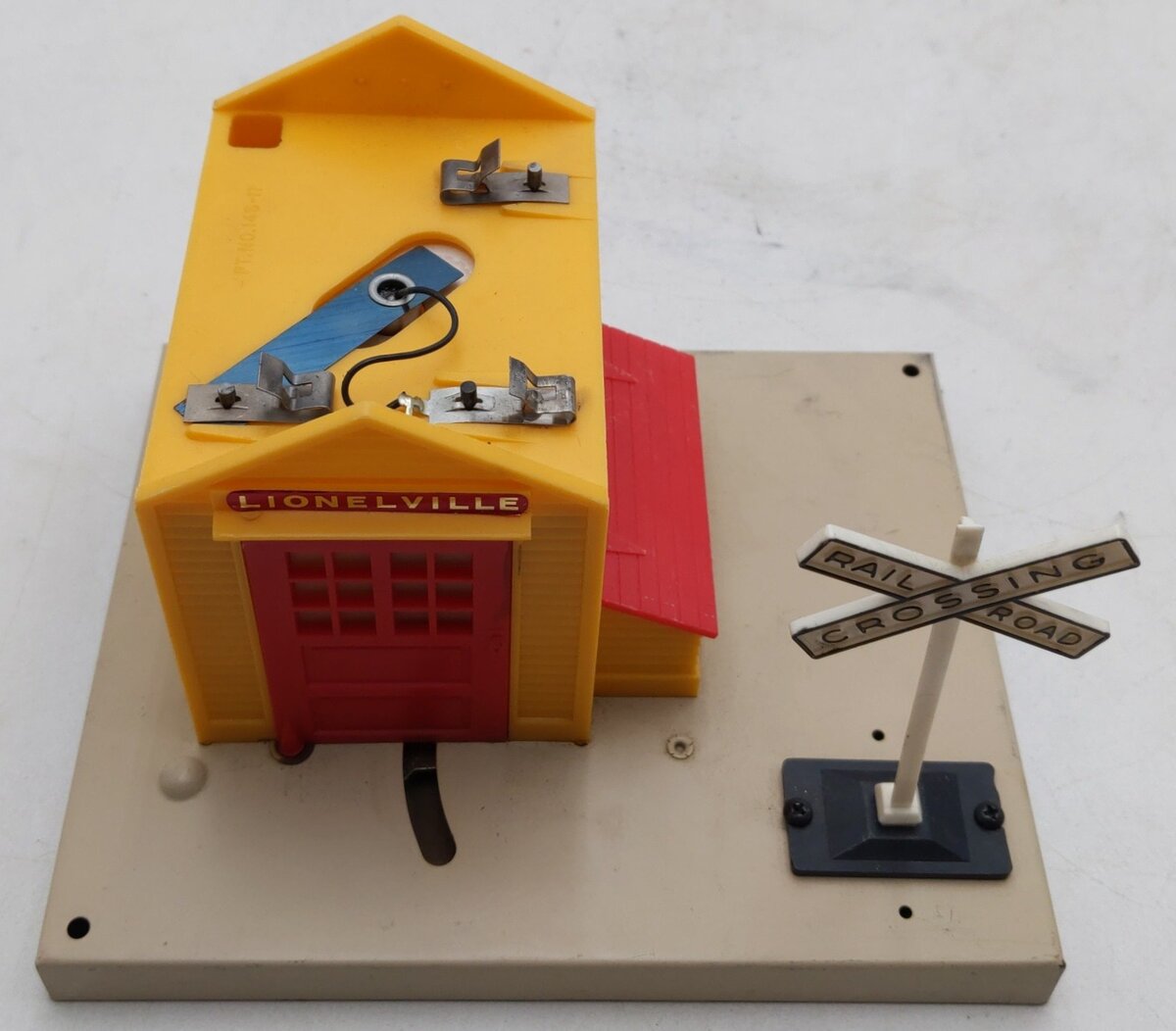 Lionel 6-12713 Operating Automatic Illuminated Gateman EX
