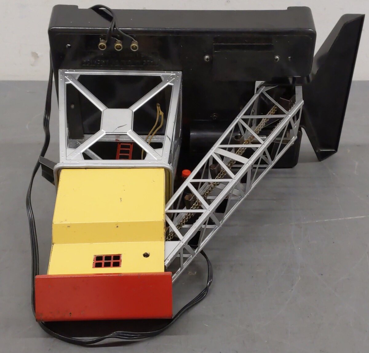 Lionel 97 Vintage O Operating Coal Elevator Loader VG