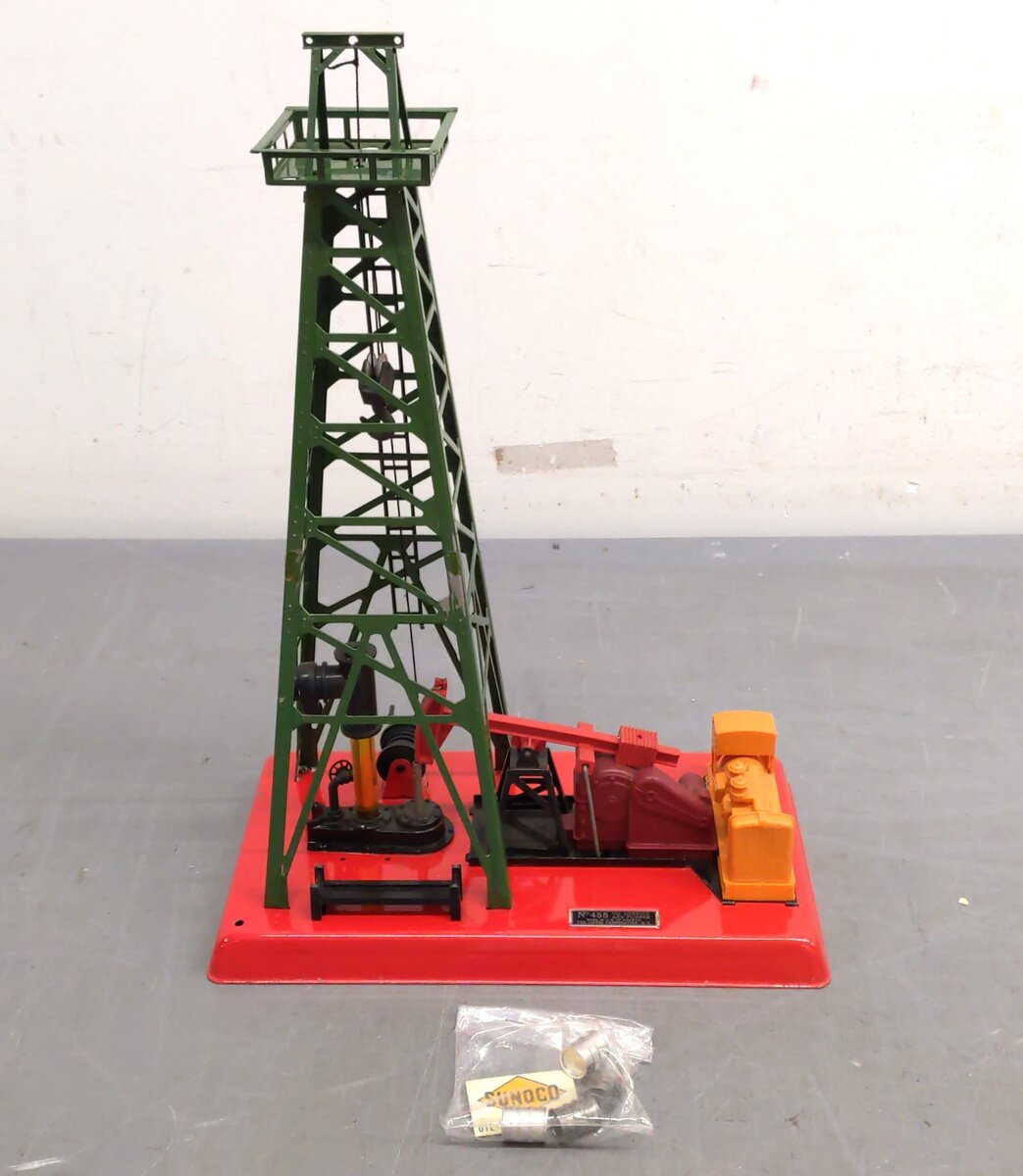 Lionel 455 Vintage O Operating Oil Derrick and Pumper VG/Box
