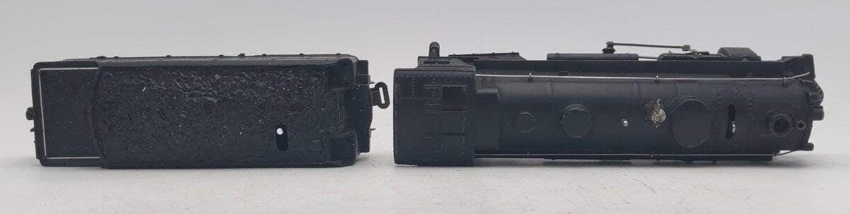 Lionel 1666 Vintage O 2-6-2 Diecast Steam Locomotive & Tender VG