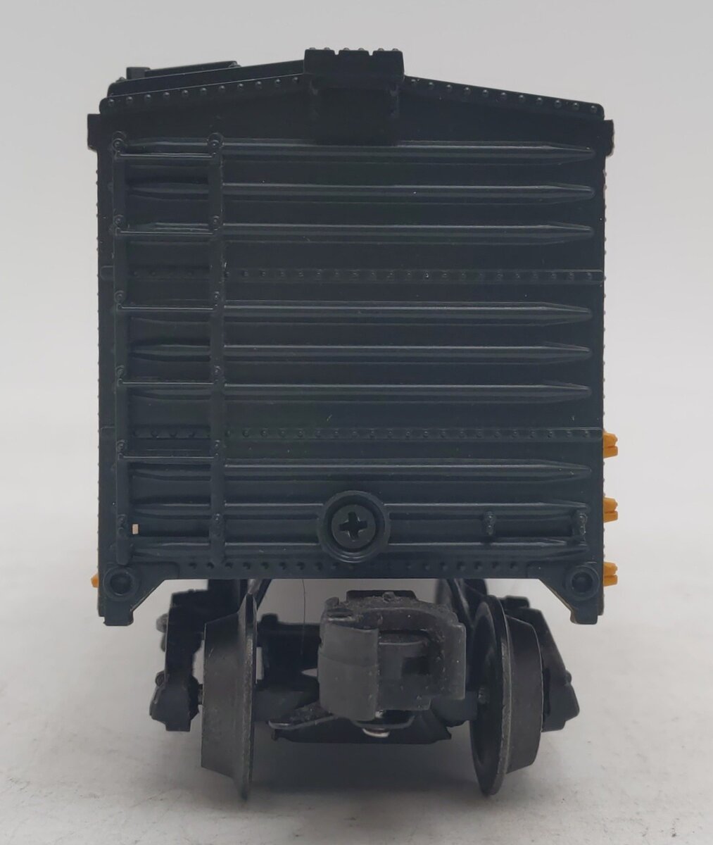 Lionel 6-19828 O Gauge C&NW Operating Cattle Car and Stockyard EX/Box
