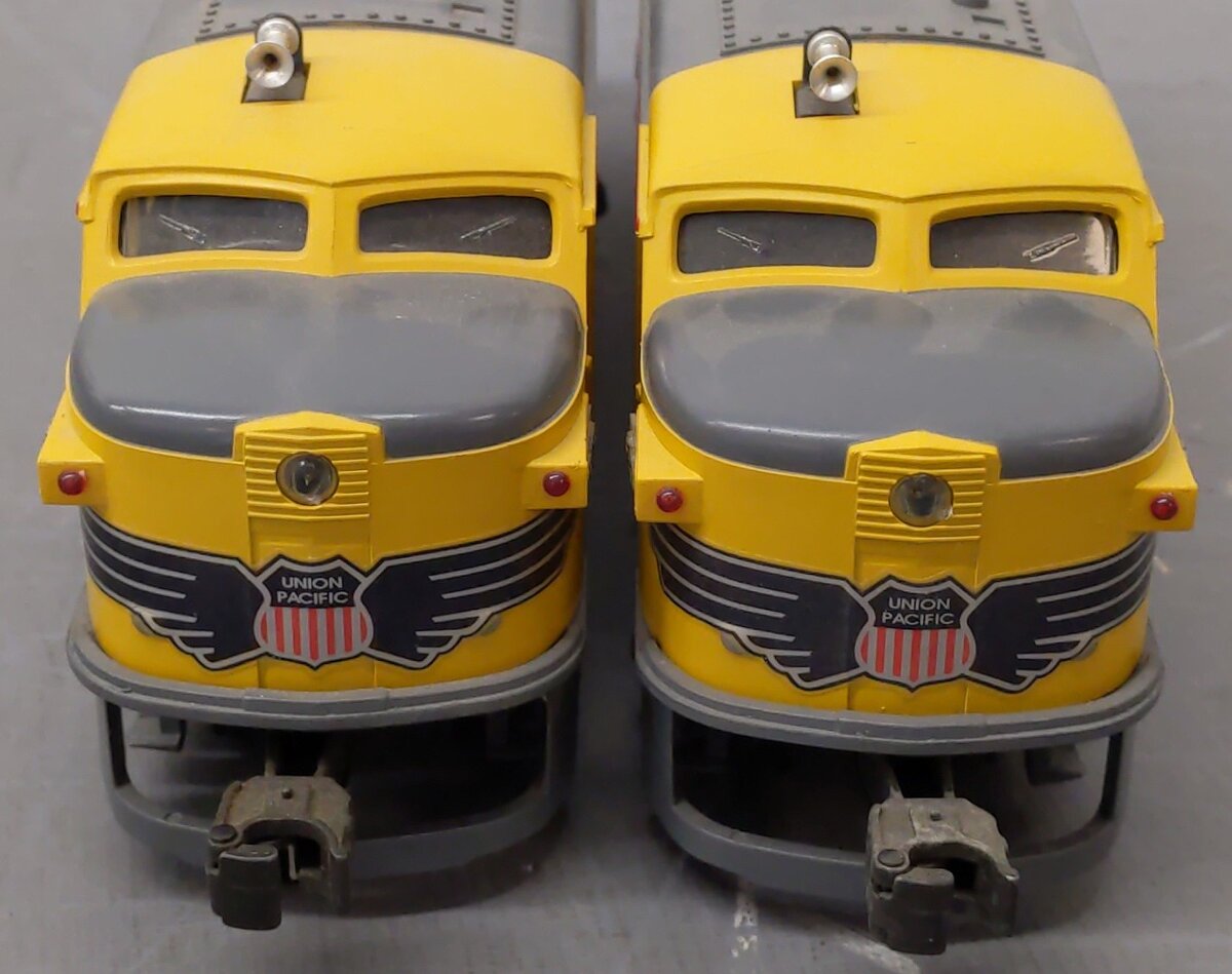 Lionel 6-18119 O Gauge Union Pacific FA-2 Alco AA Diesel Engine Set #8119/8120 VG