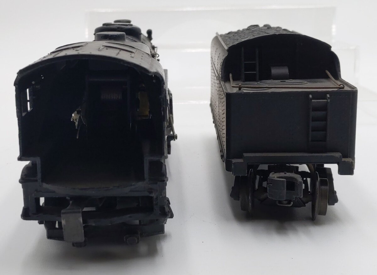 Lionel 675 Vintage O 2-6-2 K-4 Pacific Diecast Steam Locomotive & 2466WX Tender VG