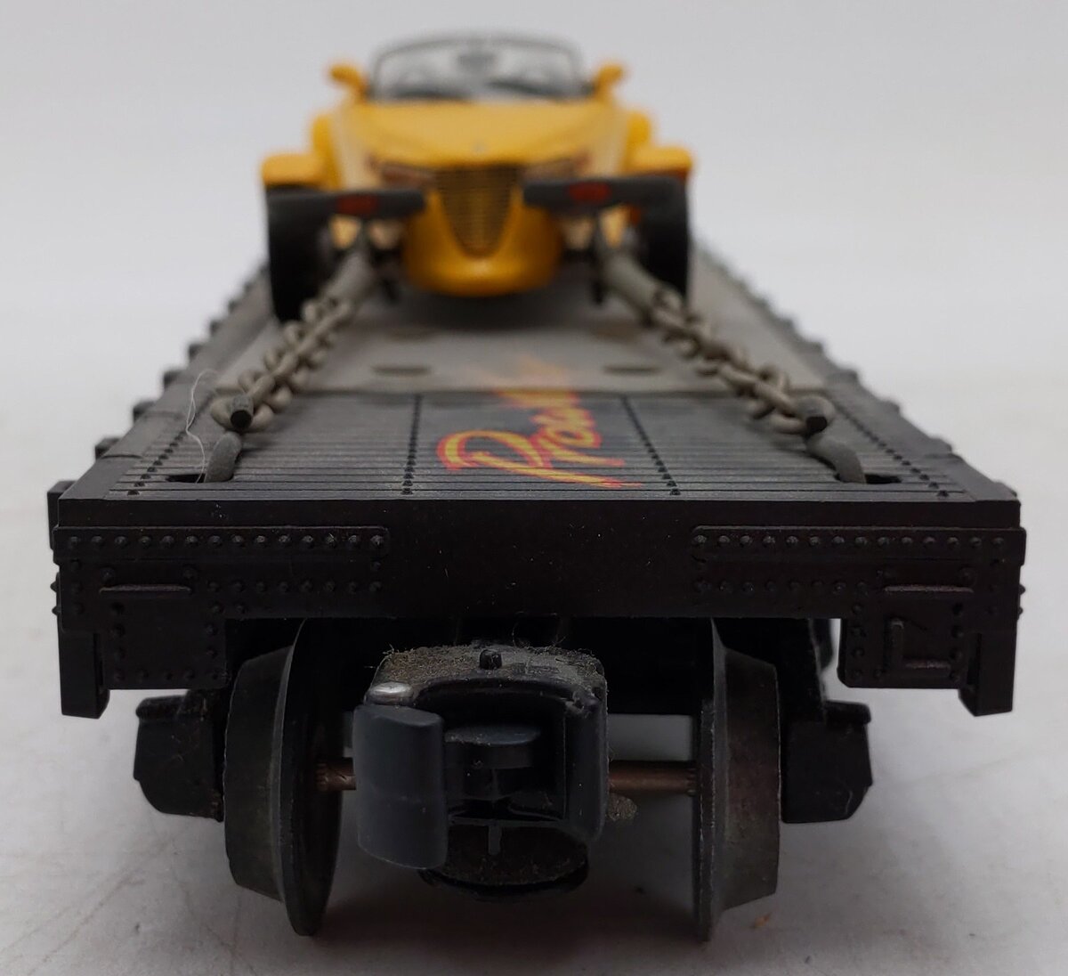 Lionel 6-17522 O Gauge Flatcar with Plymouth Prowler #9823 EX