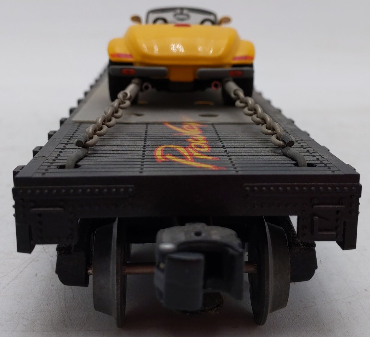 Lionel 6-17522 O Gauge Flatcar with Plymouth Prowler #9823 EX