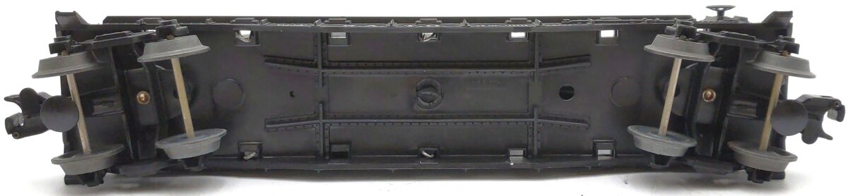Lionel 6-16677 O Gauge NATO Flatcar with Royal Navy Submarine EX