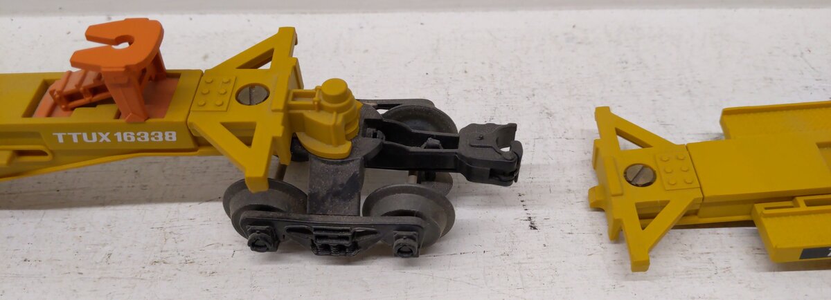 Lionel 6-16345 O TTUX Flatcar w/ Southern Pacific Trailers VG/Box