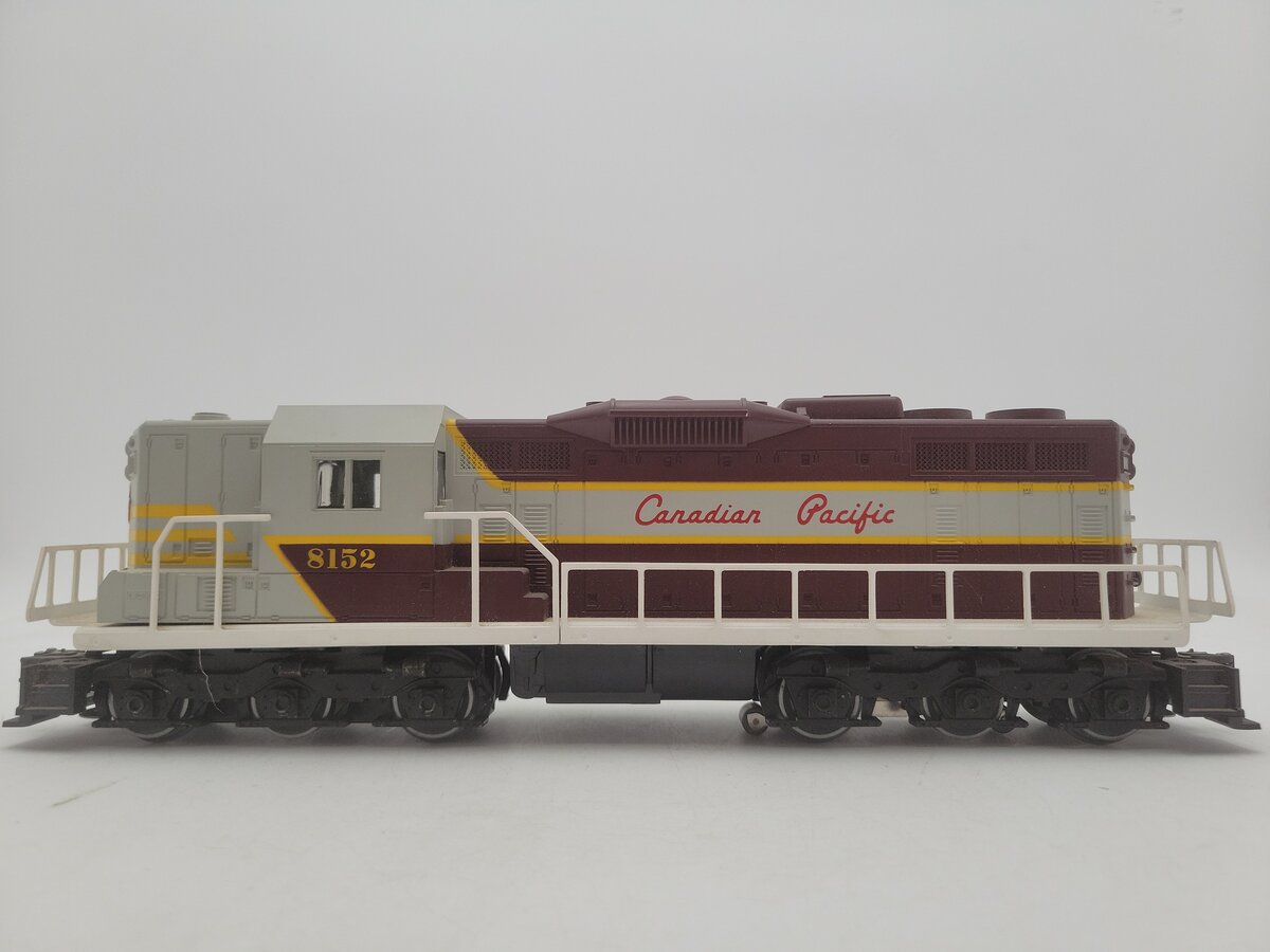 Lionel 6-8152 O Gauge Canadian Pacific SD24 Diesel Locomotive #8152 EX