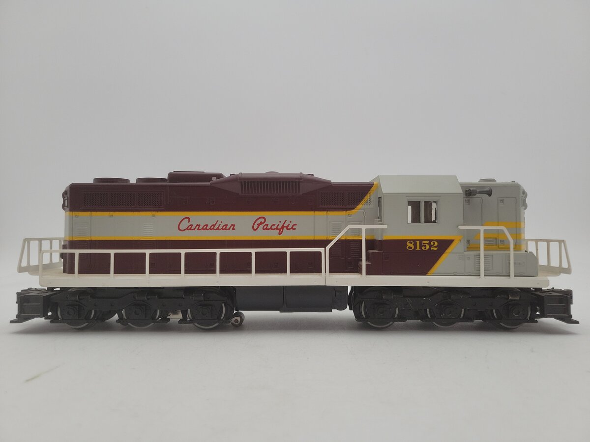 Lionel 6-8152 O Gauge Canadian Pacific SD24 Diesel Locomotive #8152 EX