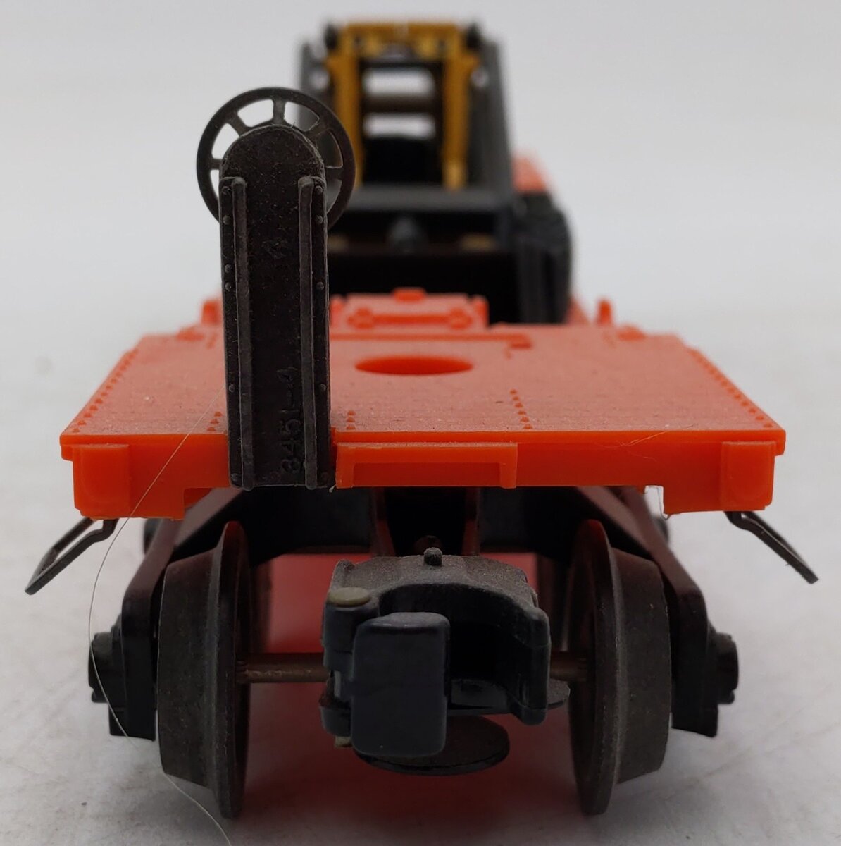 Lionel 6-16958 O Gauge Lionel Flatcar w/an Ertl New Holland Loader EX