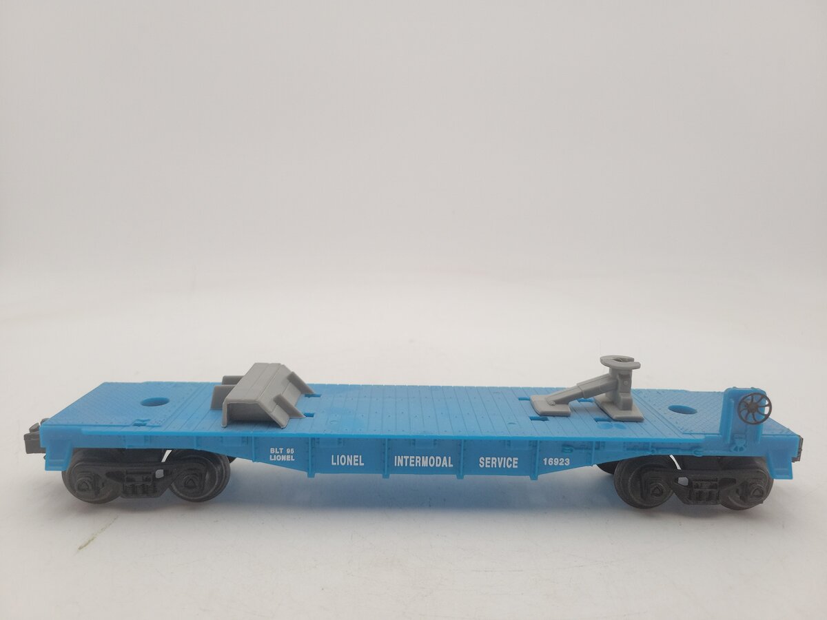 Lionel 6-16923 O Gauge Lionel Lines Flatcar with Gray Chocks EX