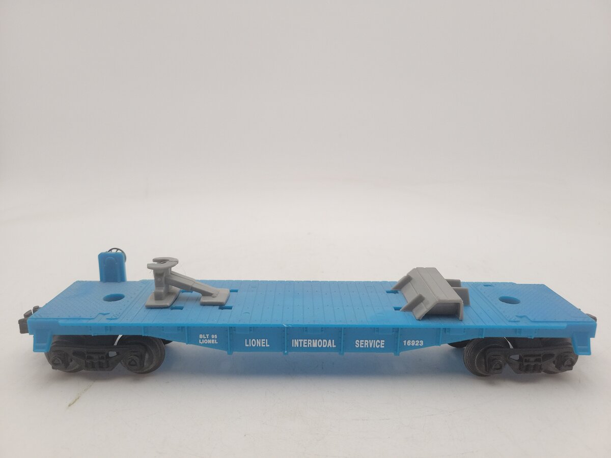 Lionel 6-16923 O Gauge Lionel Lines Flatcar with Gray Chocks EX