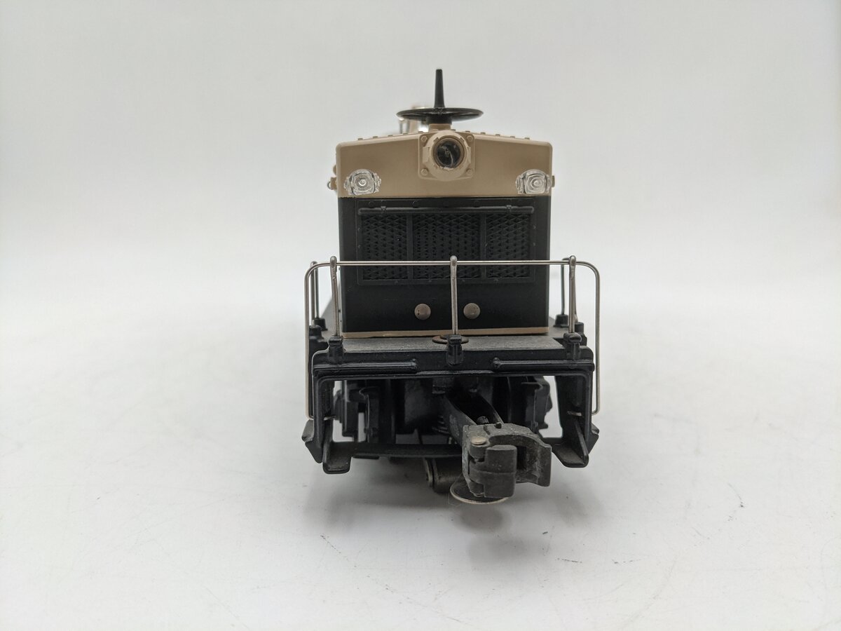 Lionel 6-18501 O Gauge Western Maryland NW2 Powered Diesel Locomotive #8501 LN