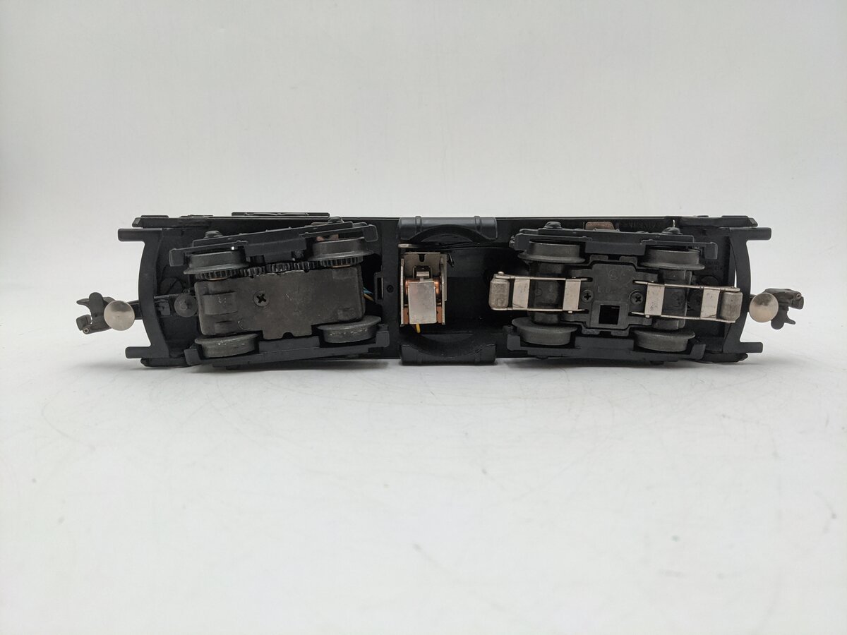 Lionel 6-18501 O Gauge Western Maryland NW2 Powered Diesel Locomotive #8501 LN
