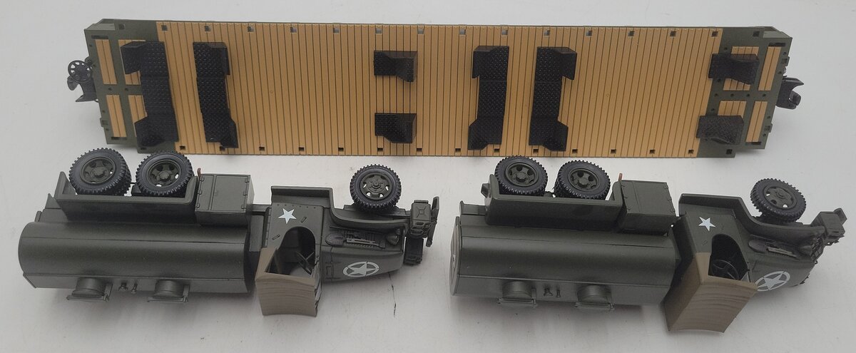 MTH 20-92214E O Gauge U.S. Army Flat Car w/(2) Tank Trucks #609346 EX/Box