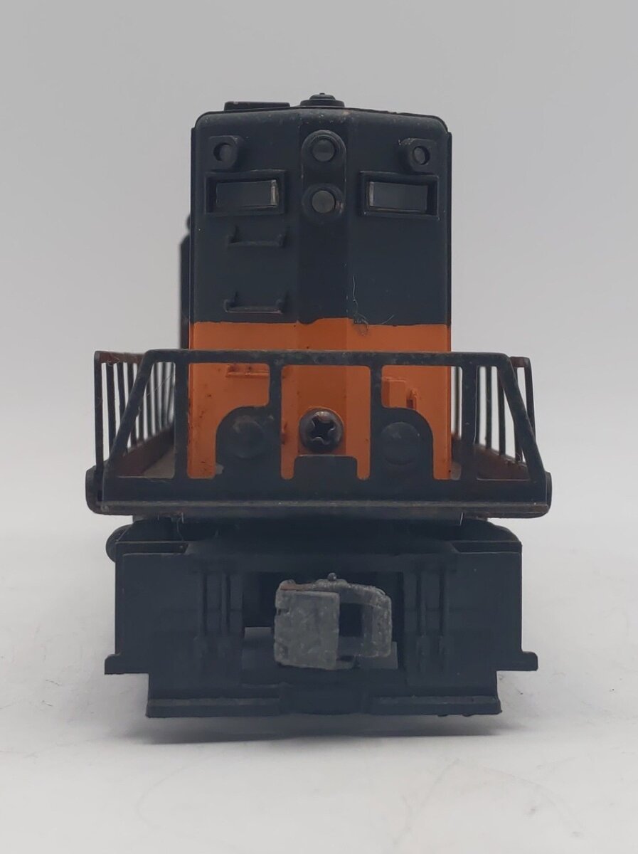 Lionel 2338 Vintage O Gauge Milwaukee Road Powered GP-7 Diesel Locomotive