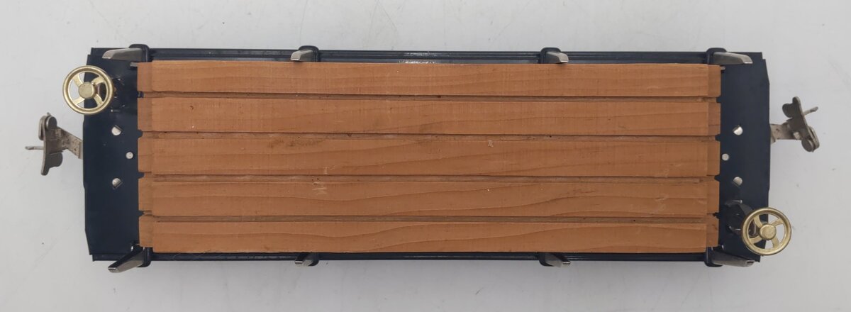 Lionel Standard Gauge Flatcar w/Wood Load #5130 EX