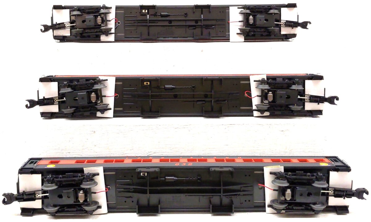 Lionel 6-15570 O Scale Long Island 18 inch Heavyweight Passenger Cars (Set of 3) LN/Box