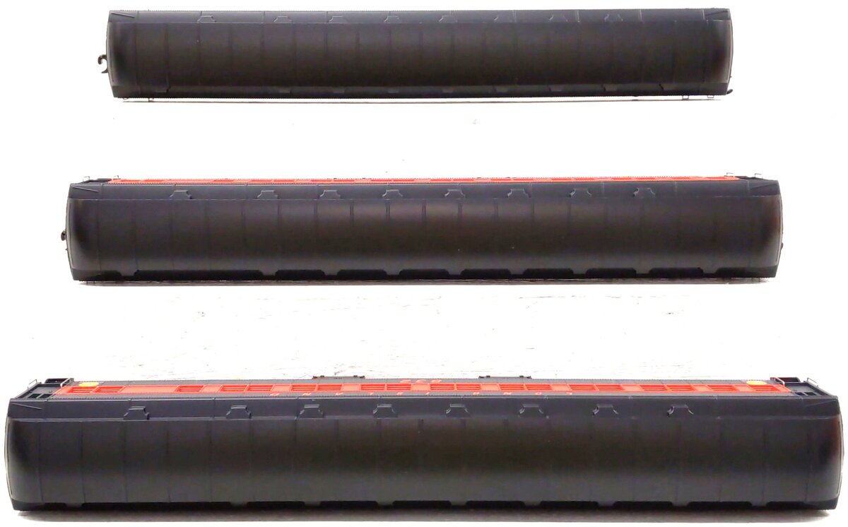 Lionel 6-15570 O Scale Long Island 18 inch Heavyweight Passenger Cars (Set of 3) LN/Box