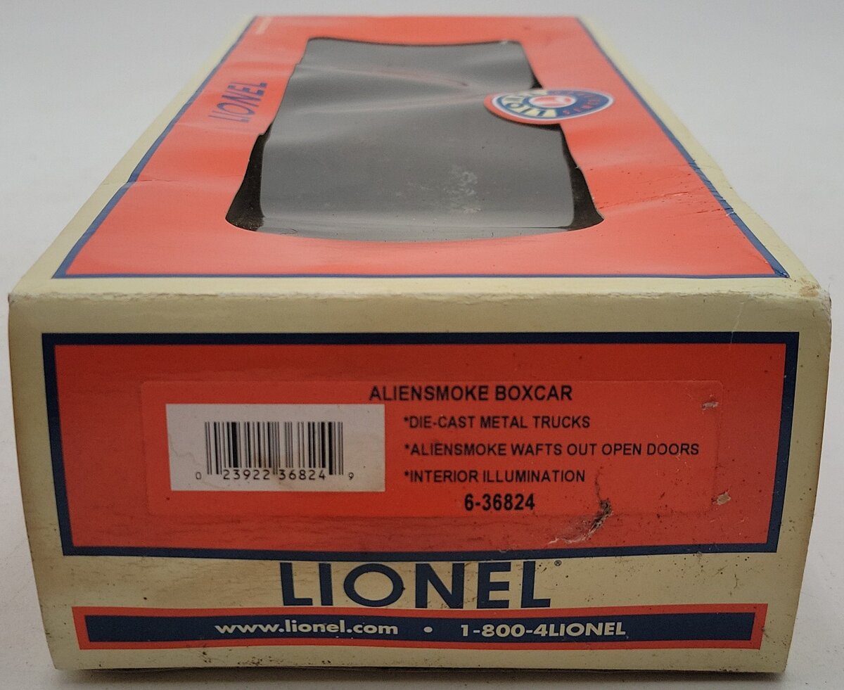 Lionel 6-36824 O Gauge Alien Smoke Operating Boxcar NIB
