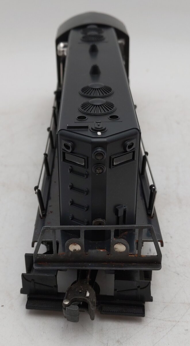 Lionel 6-8360 O Gauge Long Island GP20 Diesel Locomotive #8360 VG/Box