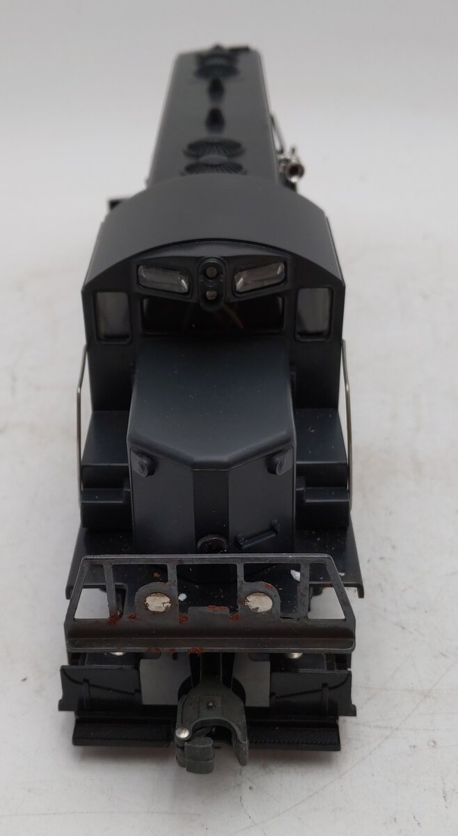 Lionel 6-8360 O Gauge Long Island GP20 Diesel Locomotive #8360 VG/Box