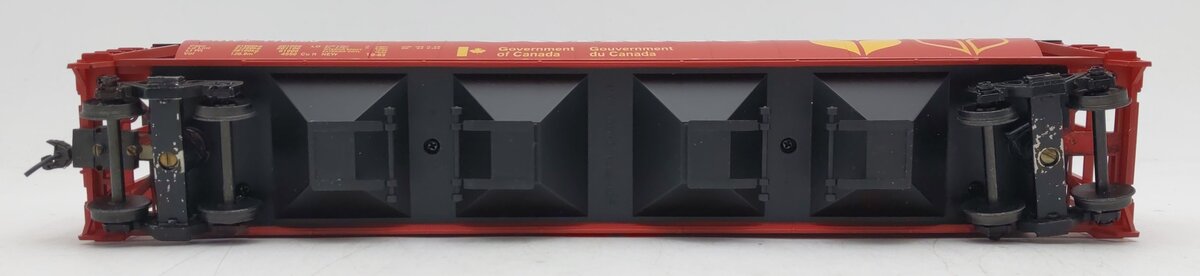 MTH 20-97400 O Gauge Canada 4-Bay Cylindrical Grain Hopper #110060 - 2 Rail VG/Box