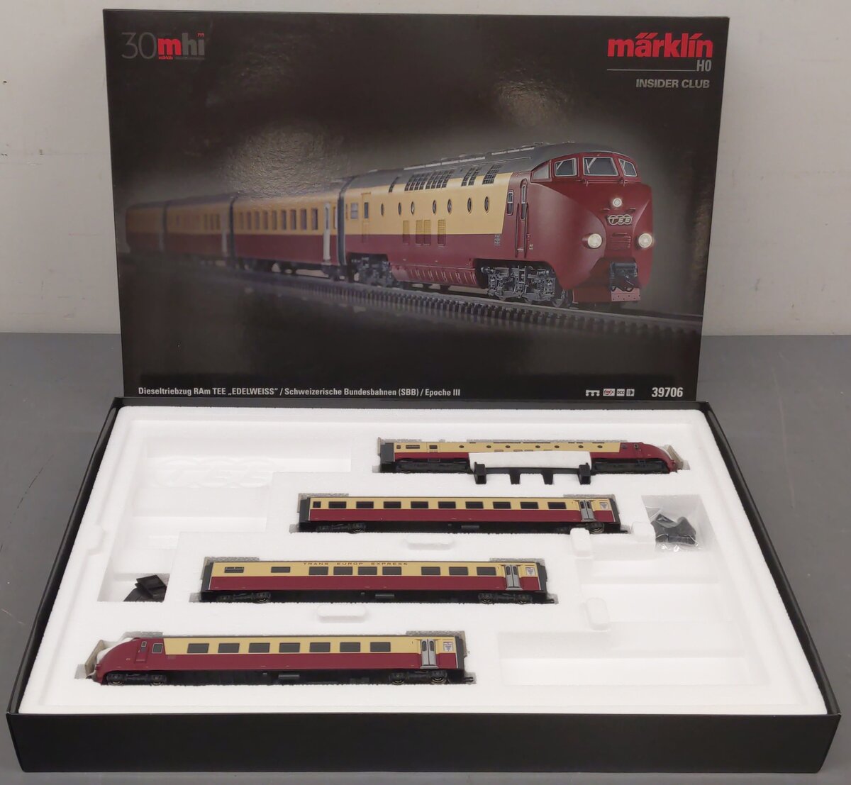 Marklin 39706 HO Scale TEE Diesel Powered Railcar Train Set NIB