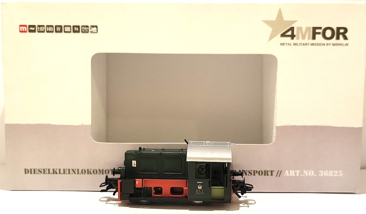 Marklin 36825 British Army RCT Digital Diesel Locomotive #55262 LN/Box