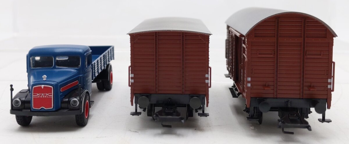 Marklin 46141 HO Scale "Less-Than-Carload-Lot" Boxcars w/Truck (Set Of 3) LN/Box