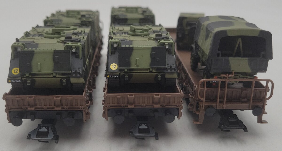 Marklin 46934 HO Danish State Railways "Military Transport" Low Side 3-Car Set