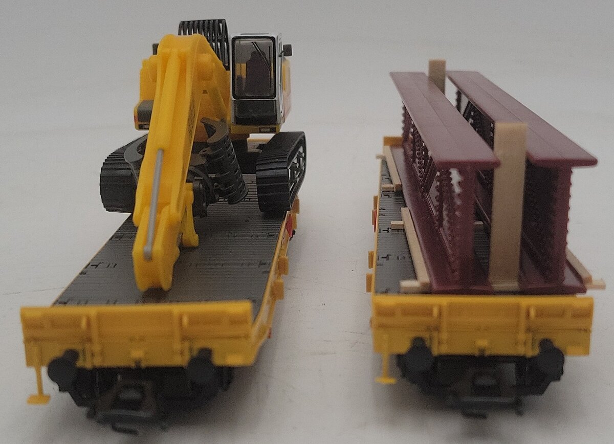 Marklin 94545 HO Scale Flatcars W/ Loads LN/Box